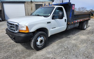 1999 Ford Super Duty F-450 XLT with Utility bed