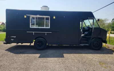 2004 IC Corp Utilimaster Food Truck