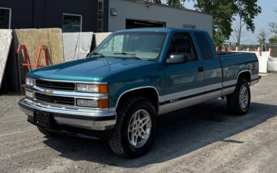 ONLY 42000kms!!!!!  1997 CHEV K1500 – NEW PAINT!!!!