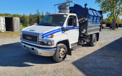 2007 GMC TC5500 Haul-All Waste Management Truck with Leaf Vacuum